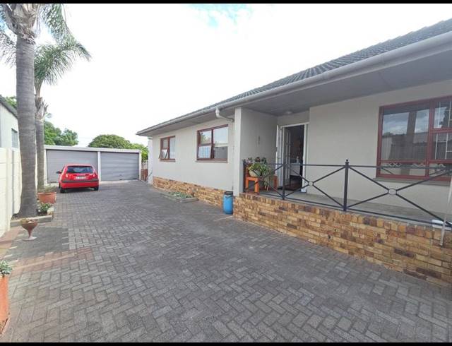 3 BEDROOM HOUSE FOR SALE IN DE LA HAYE